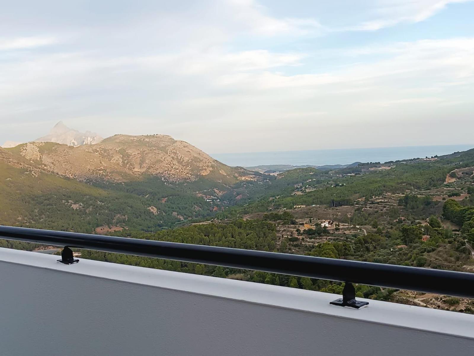 Ferienwohnung Piso Vistas Montanas Y Mar Guadalest Exterior foto