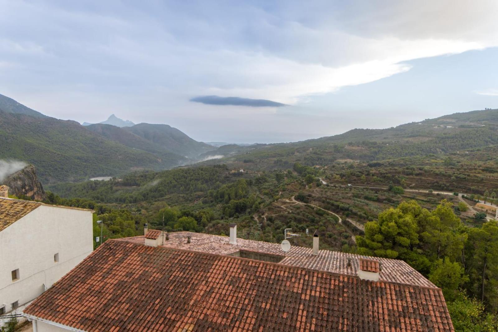 Ferienwohnung Piso Vistas Montanas Y Mar Guadalest Exterior foto
